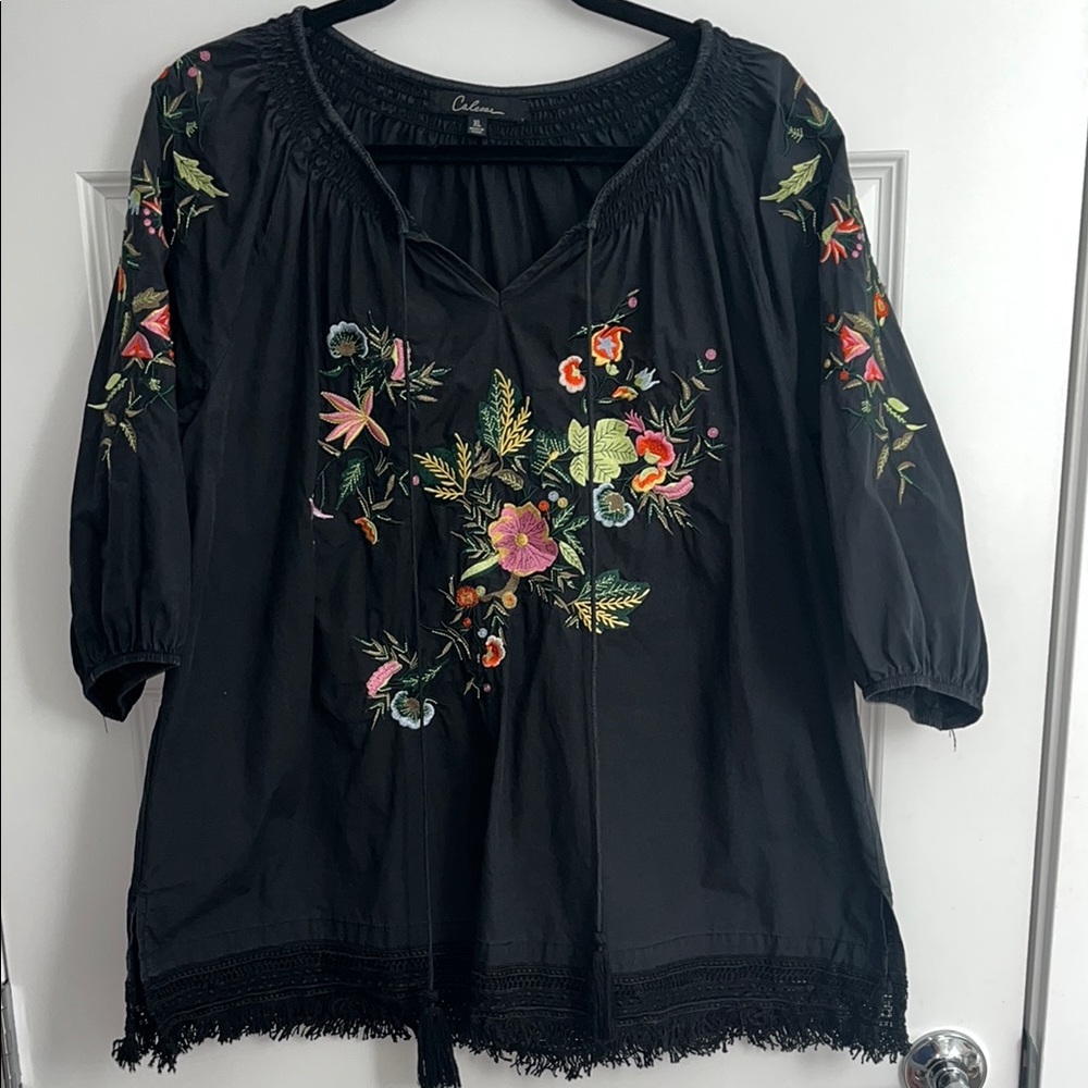 CALE Women’s Black 3/4 Sleeve Embellished Embroidered Blouse